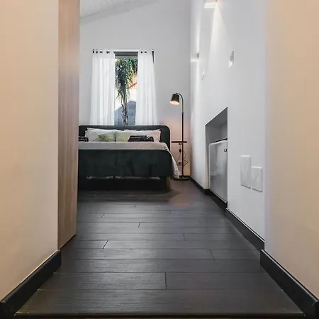 Leone With Garden By Wonderful Italy Apartment Catania