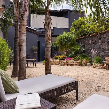 Leone With Garden By Wonderful Italy Apartment *