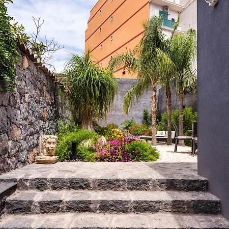 Apartment Leone With Garden By Wonderful Italy