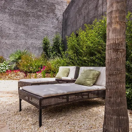 Leone With Garden By Wonderful Italy Apartment Catania