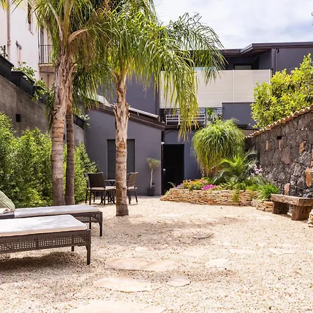 公寓 Leone With Garden By Wonderful Italy *